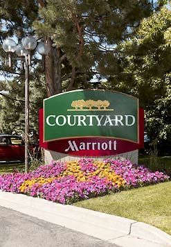 Courtyard Downtown At The Convention Center Hotel 3*